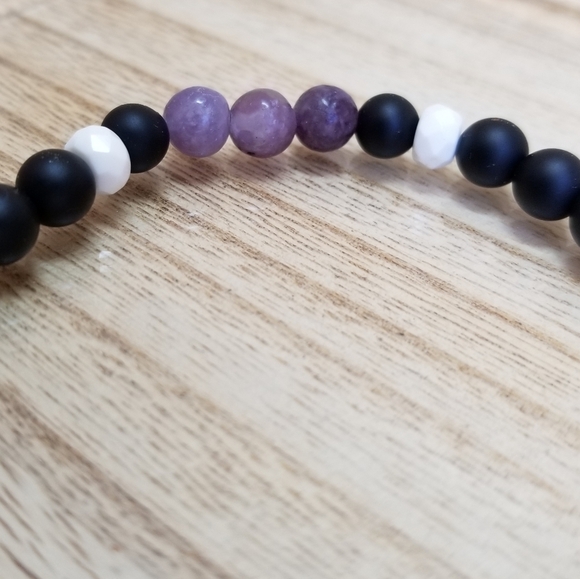 Lepidolite Black Onyx & Turquoise Stretch Bracelet - Picture 5 of 6